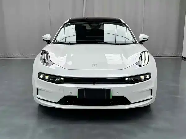 Zeekr 001 2024