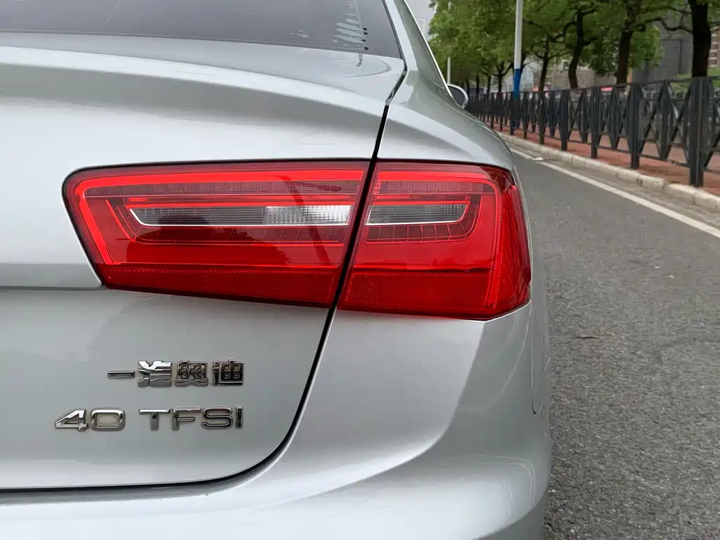 Audi A6L 2014 — фото 12