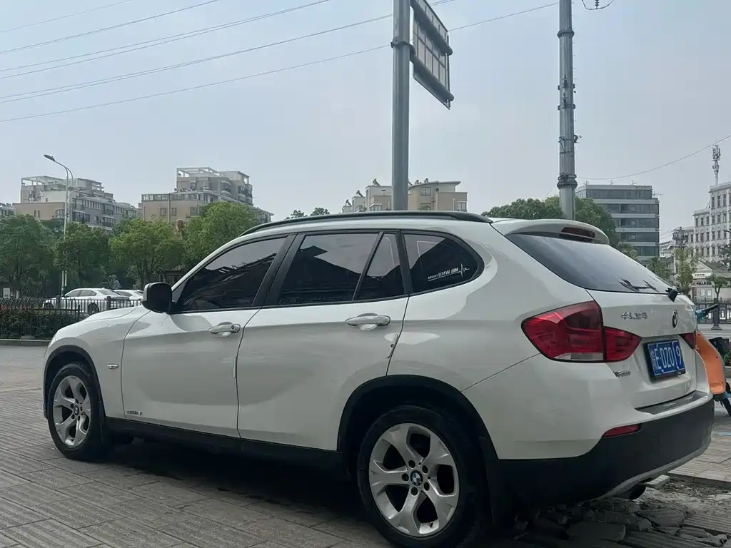 BMW X1 2012 — фото 5
