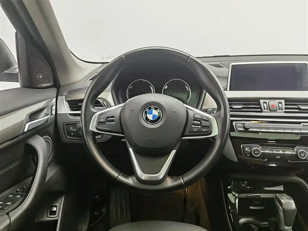 BMW X1 2019 — фото 11