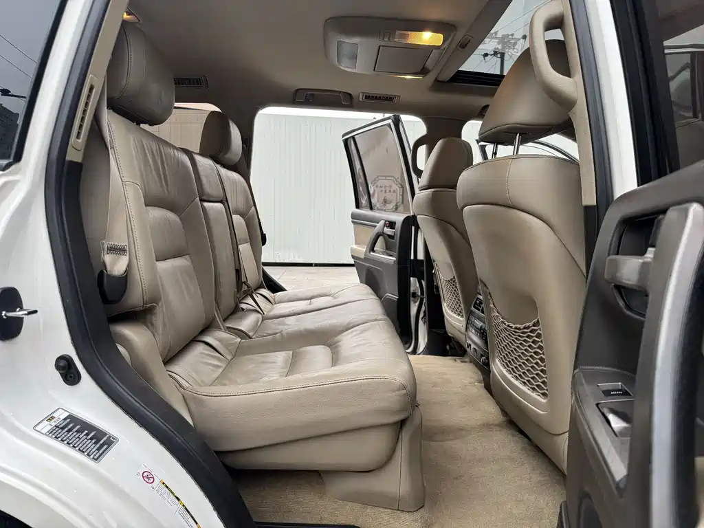 Toyota Land Cruiser 2011 — фото 10