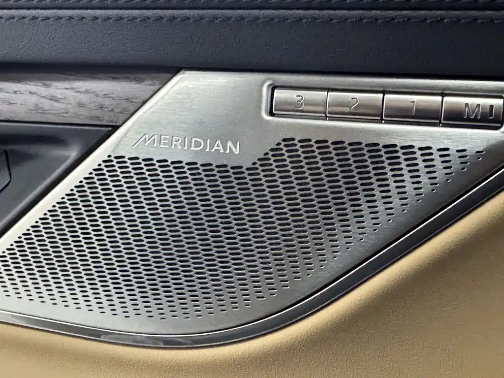 Jaguar XFL 2025 — фото 13