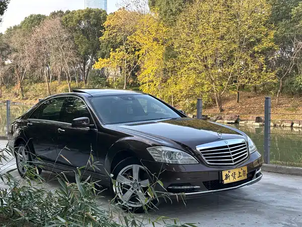 Mercedes-Benz S-Class 2012