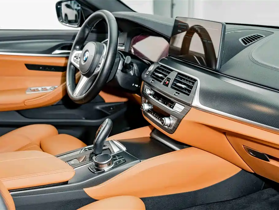 BMW 5 Series 2023 — фото 17