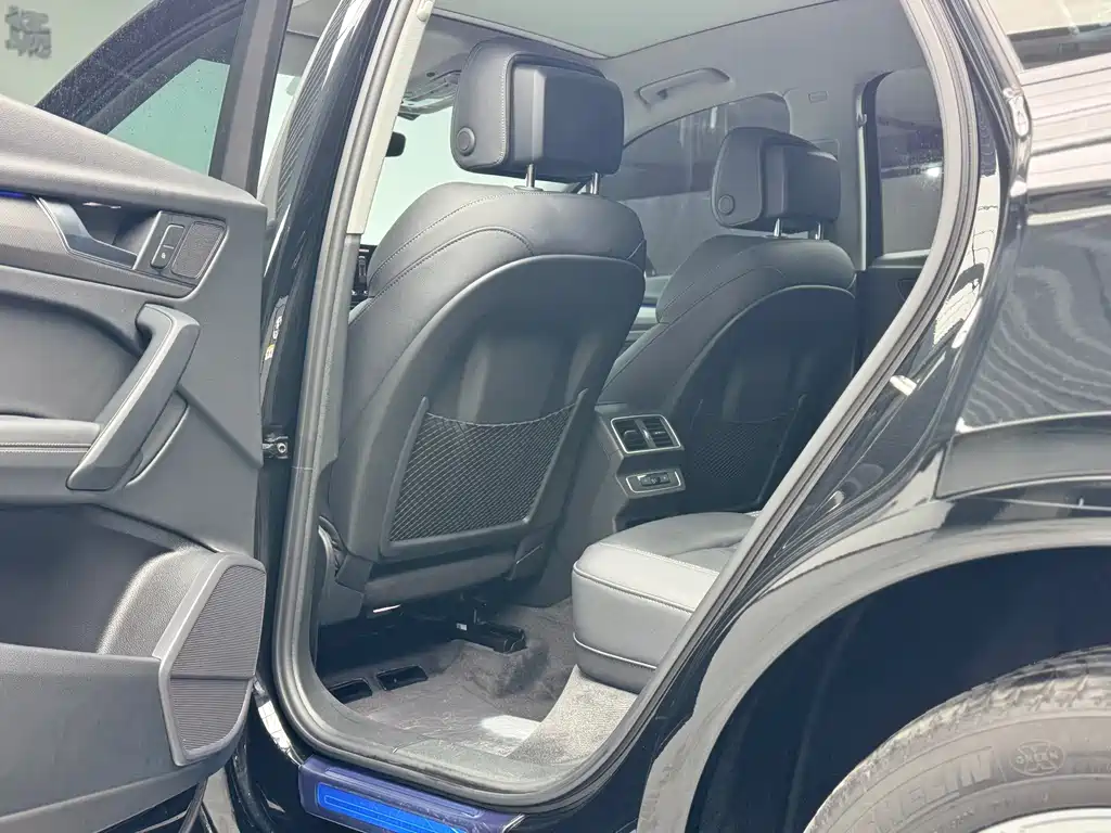 Audi Q5L 2022 — фото 13