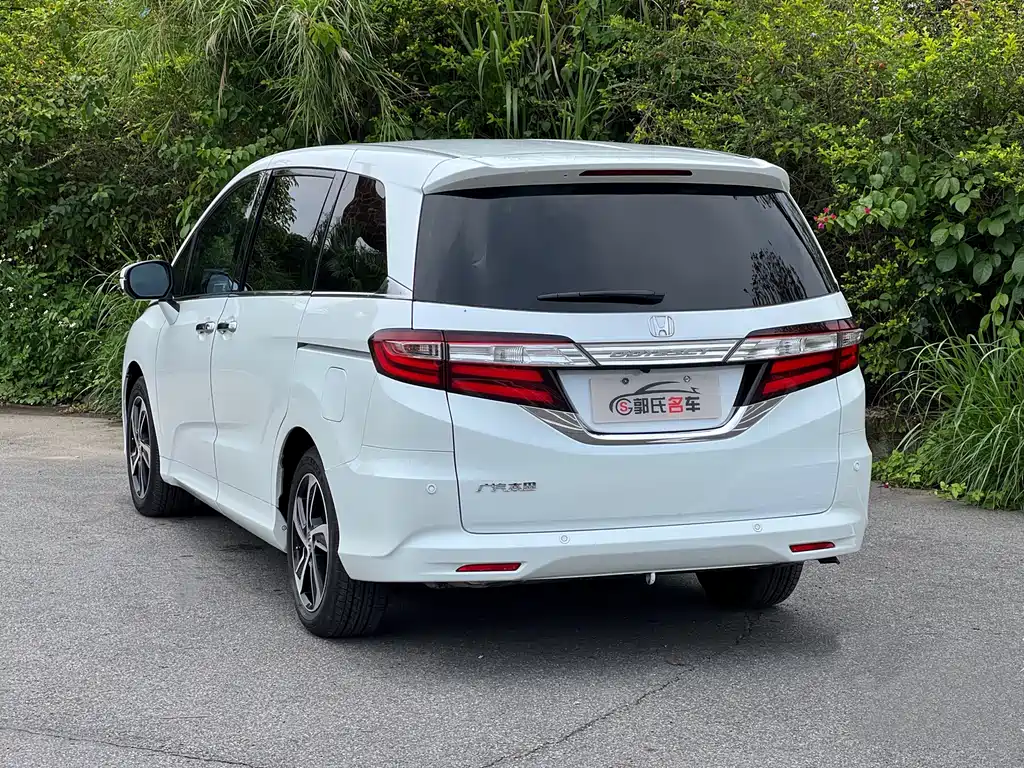 Honda Odyssey 2016 — фото 6