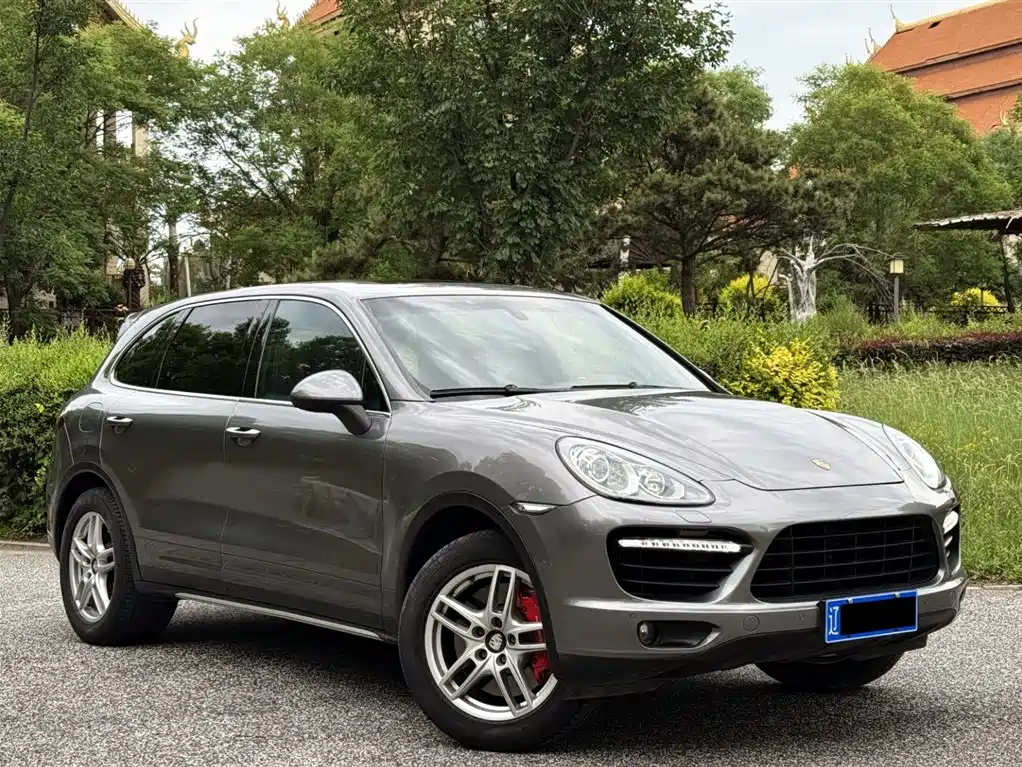 Porsche Cayenne 2012 — фото 2