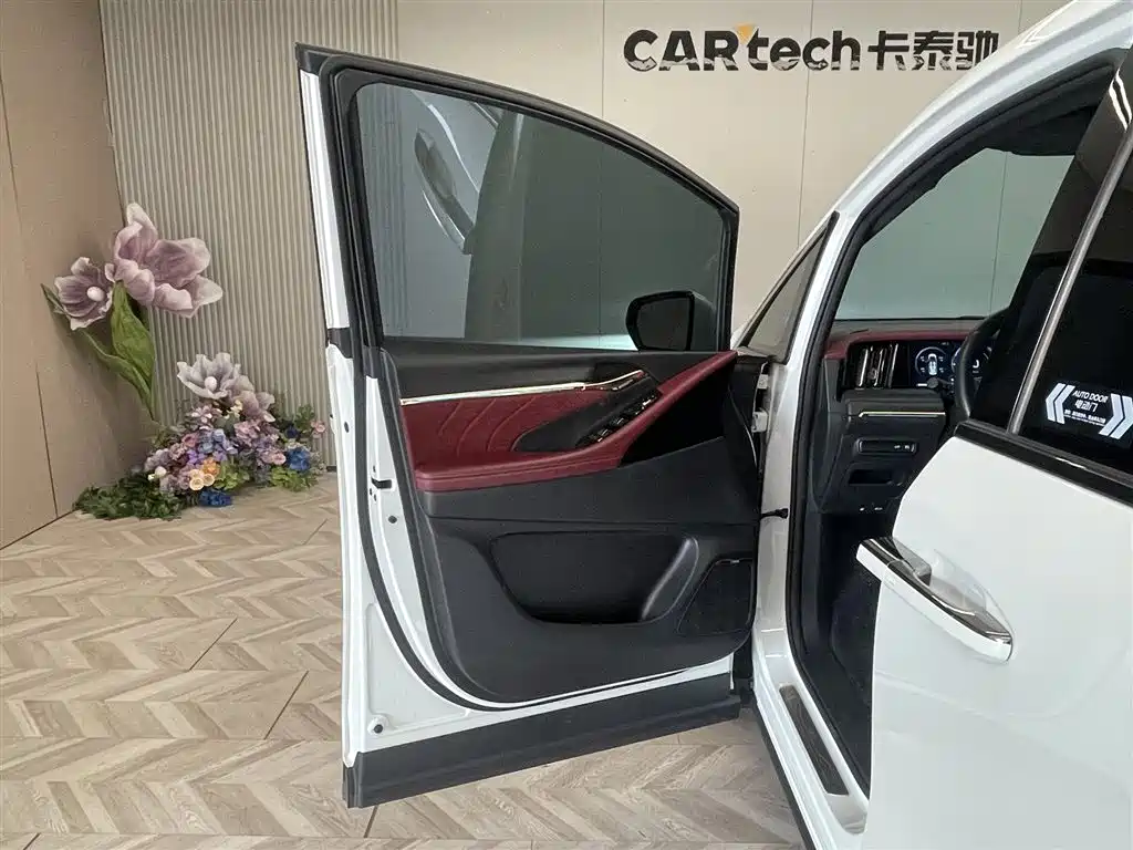 GAC Motor Trumpchi M8 2024 — фото 15