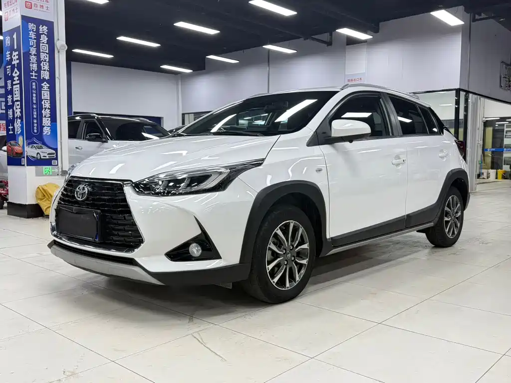Toyota Yaris L 2023
