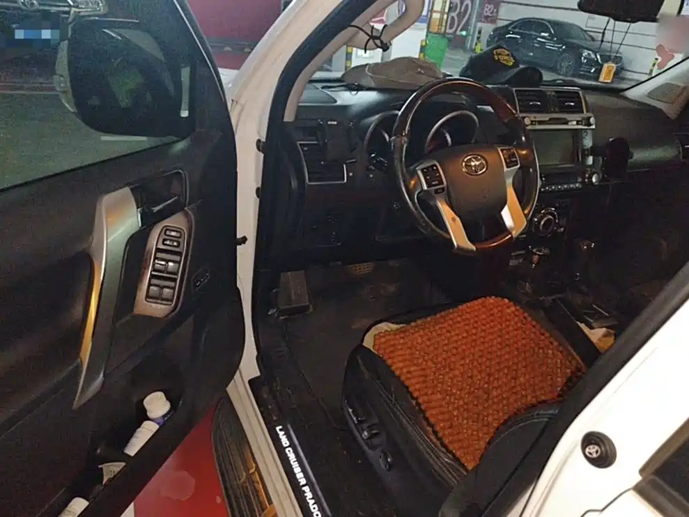Toyota Prado 2015 — фото 14