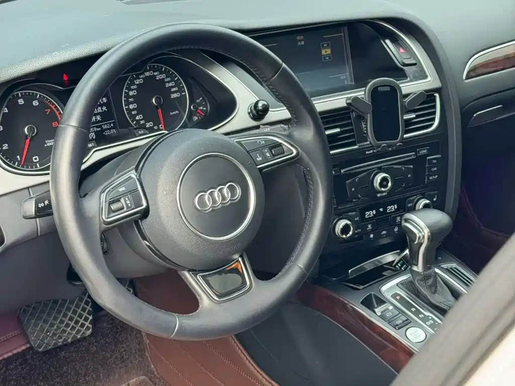Audi A4L 2016 — фото 6