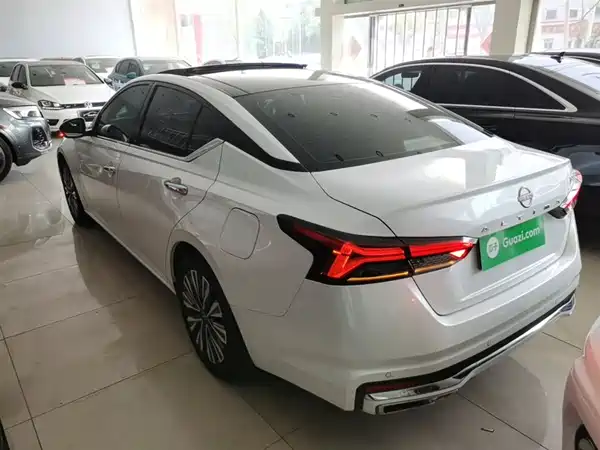 Nissan Teana 2022