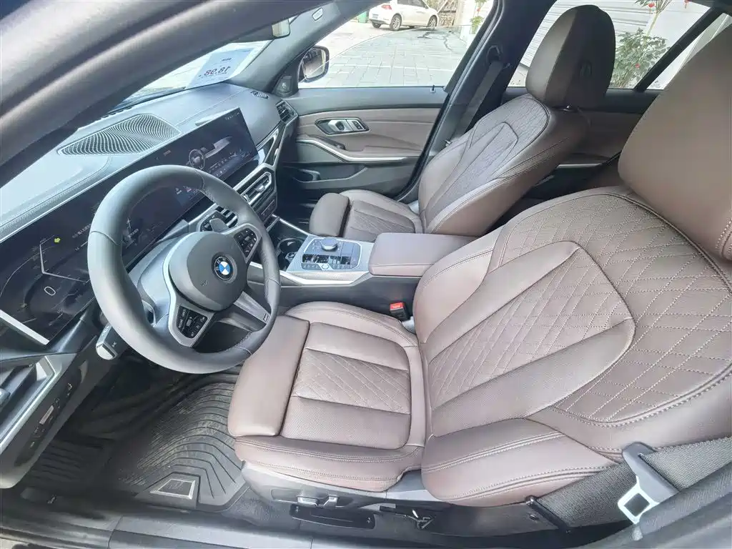 BMW 3 Series 2024 — фото 14
