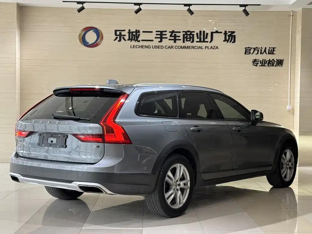Volvo V90 2018 — фото 19