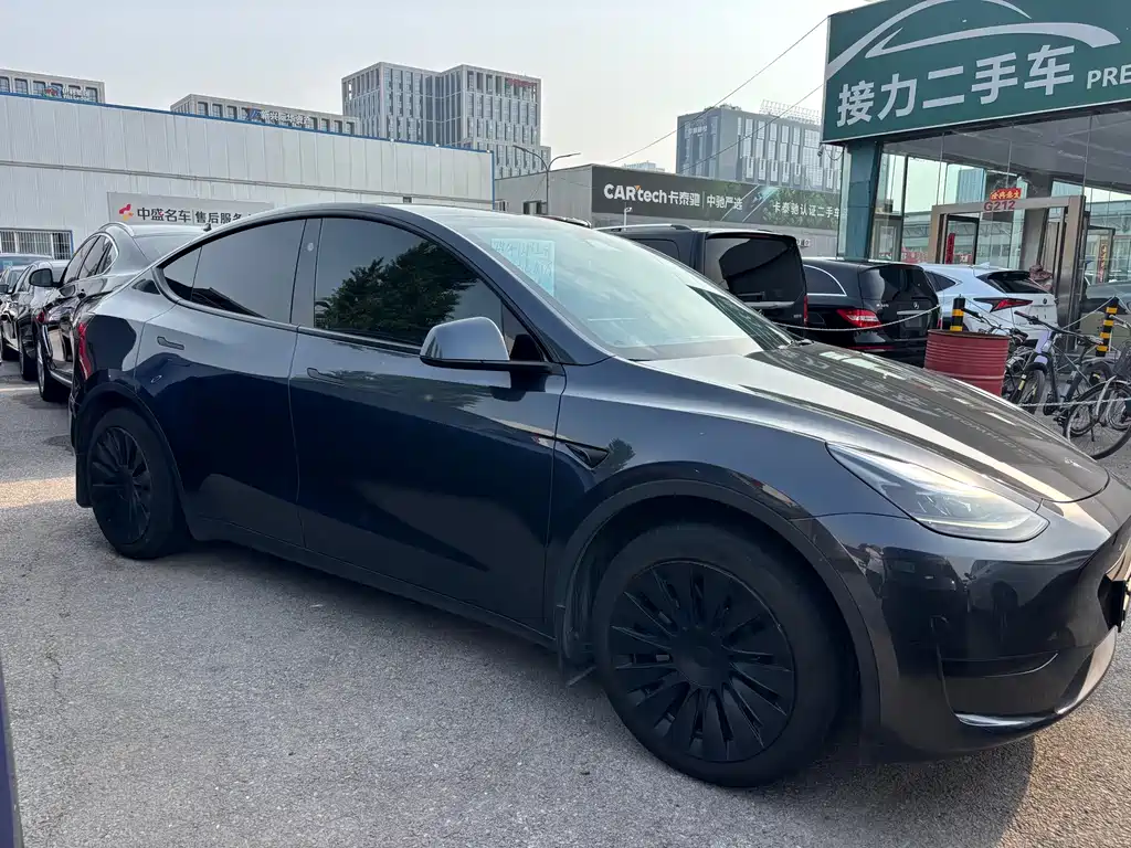 Tesla Model Y 2024 — фото 9