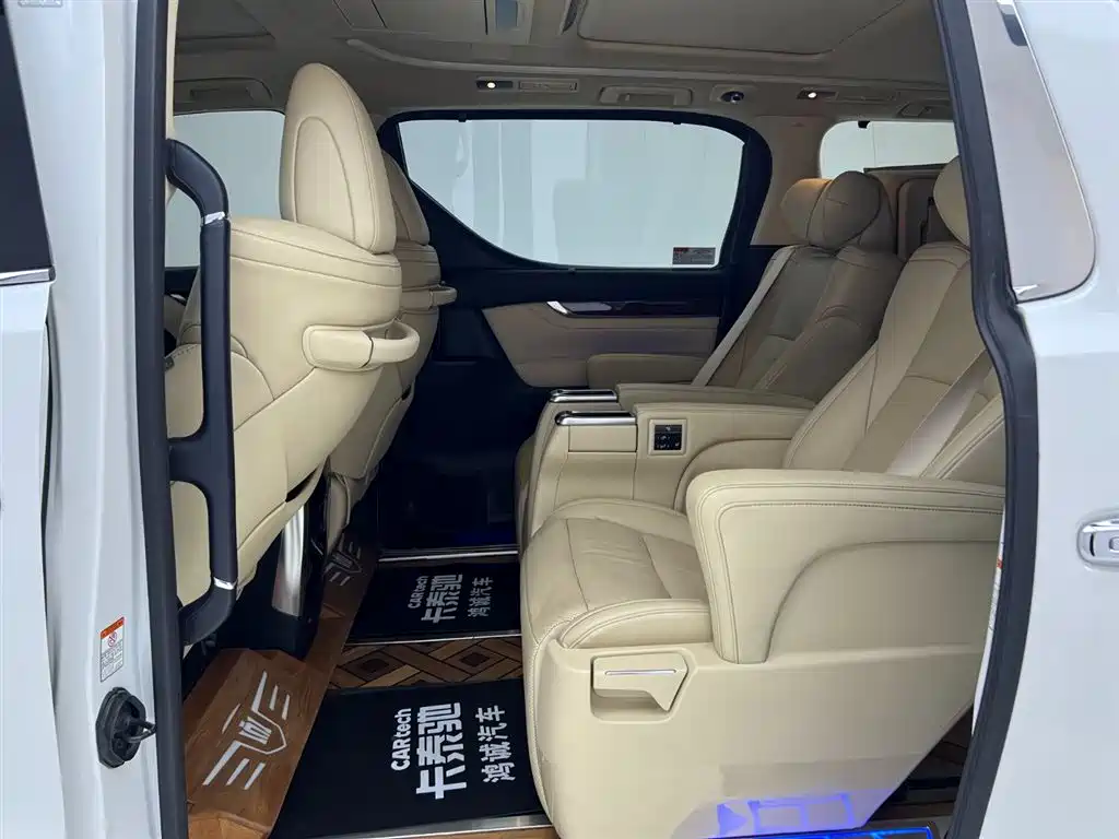 Toyota Alphard 2022 — фото 18