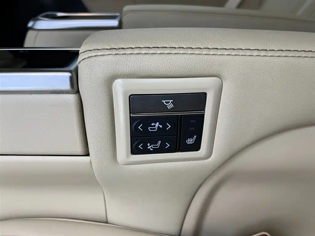 Toyota Alphard 2022 — фото 19