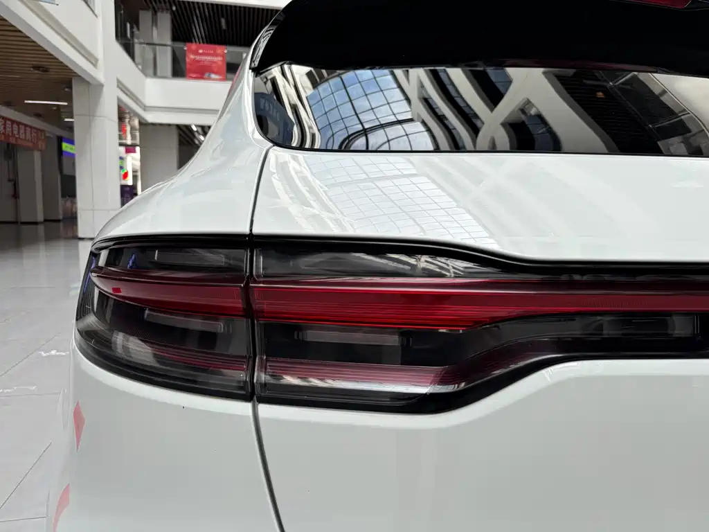 Porsche Macan 2019 — фото 23