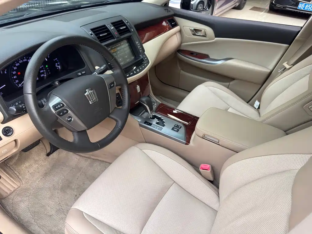 Toyota Crown 2014 — фото 14