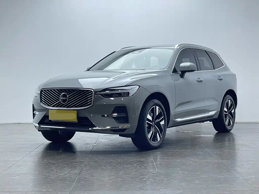 Volvo XC60 2025 — фото 1