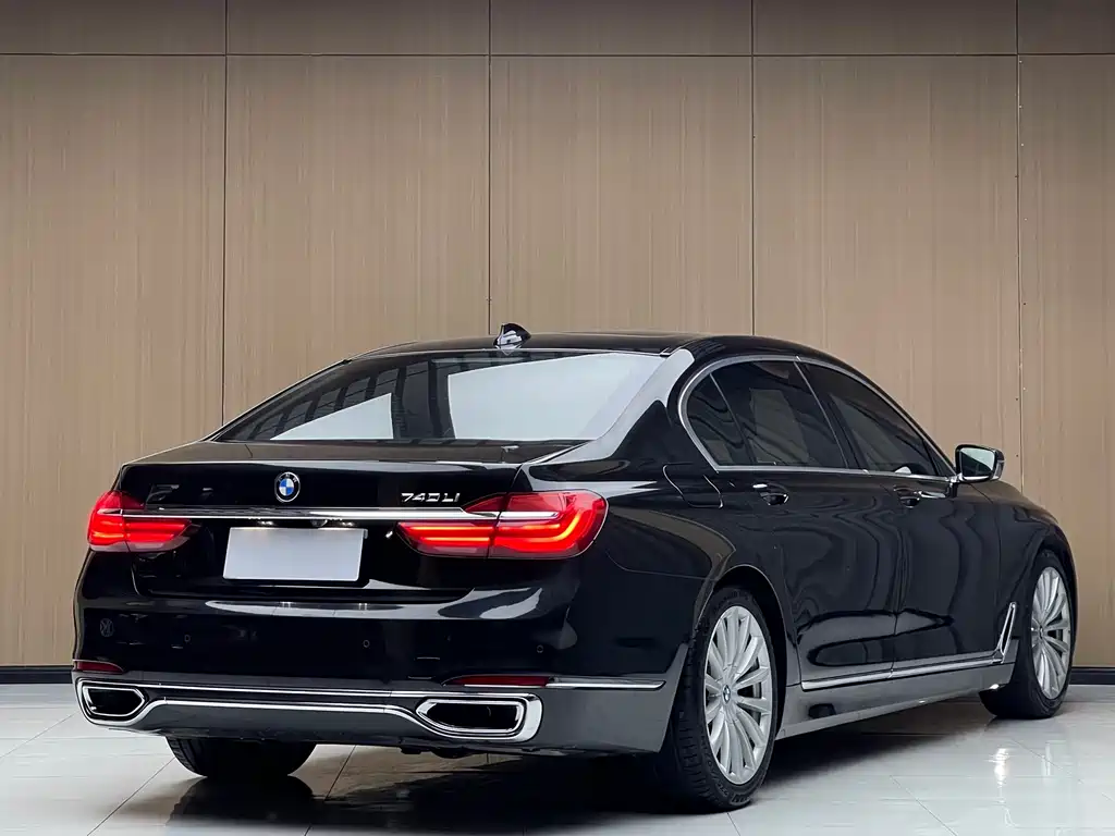 BMW 7 Series 2016 — фото 3