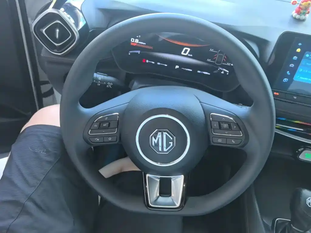 MG MG5 2025