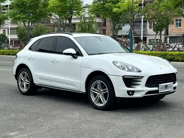 Porsche Macan 2014