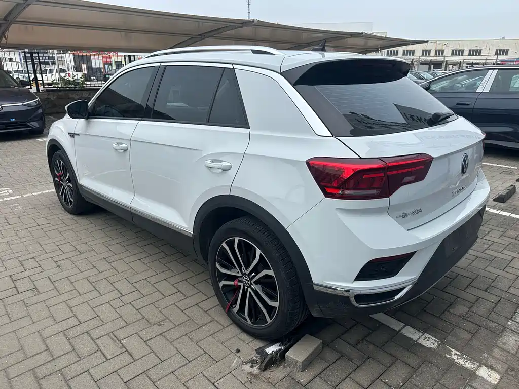 Volkswagen T-Roc 2022 — фото 9
