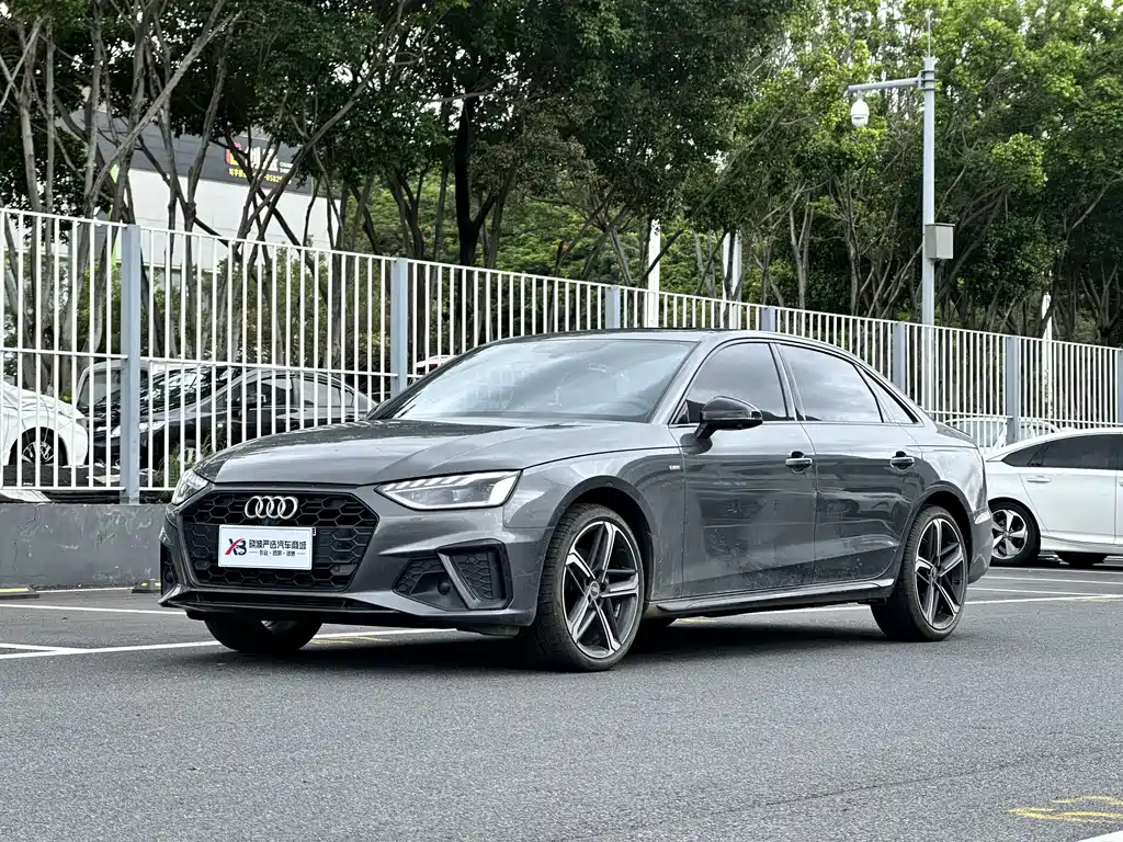 Audi A4L 2023 — фото 1