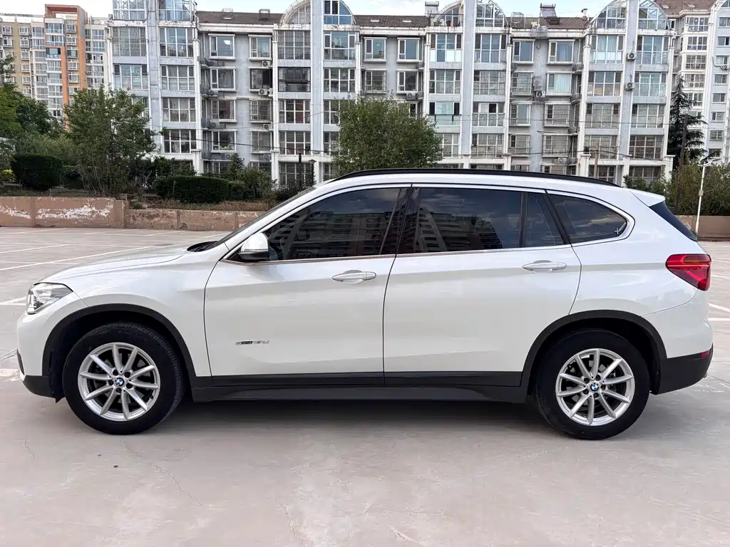 BMW X1 2017 — фото 8