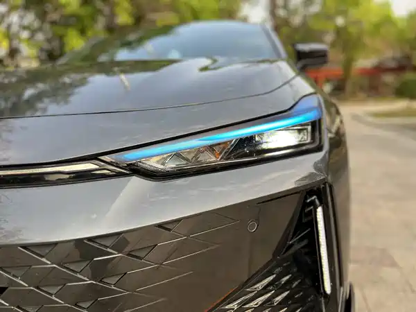 Changan UNI-V 2024