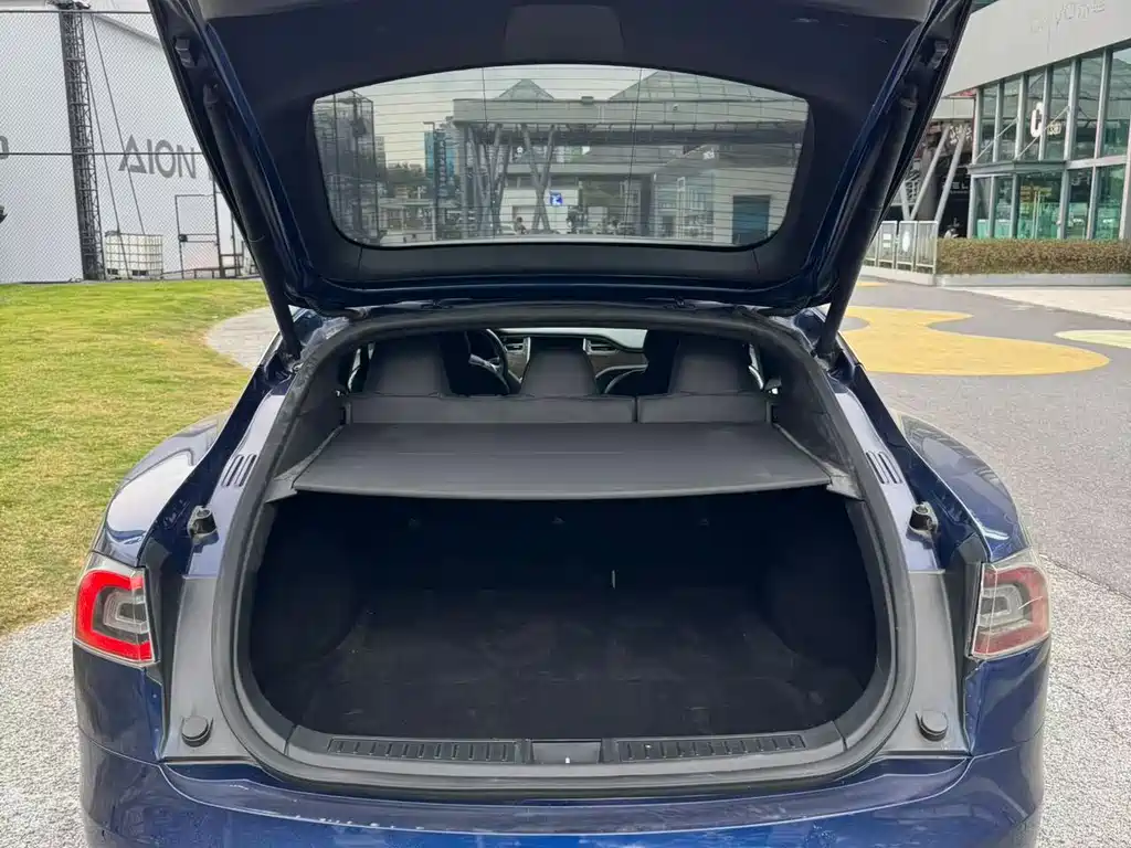 Tesla Model S 2017 — фото 9