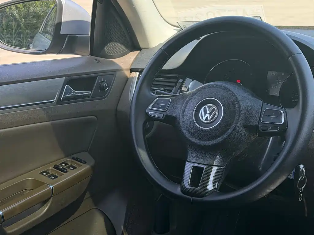 Volkswagen Bora 2015 — фото 16