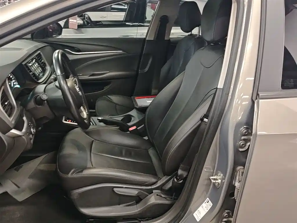 Buick Excelle 2019 — фото 15