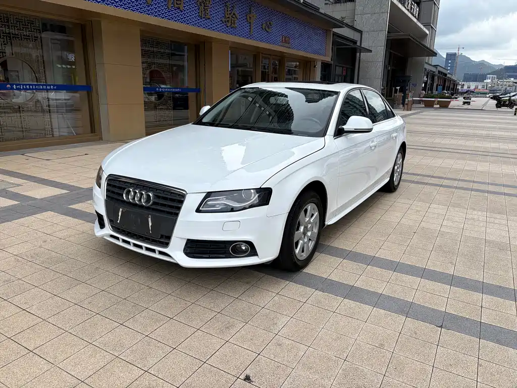 Audi A4L 2011
