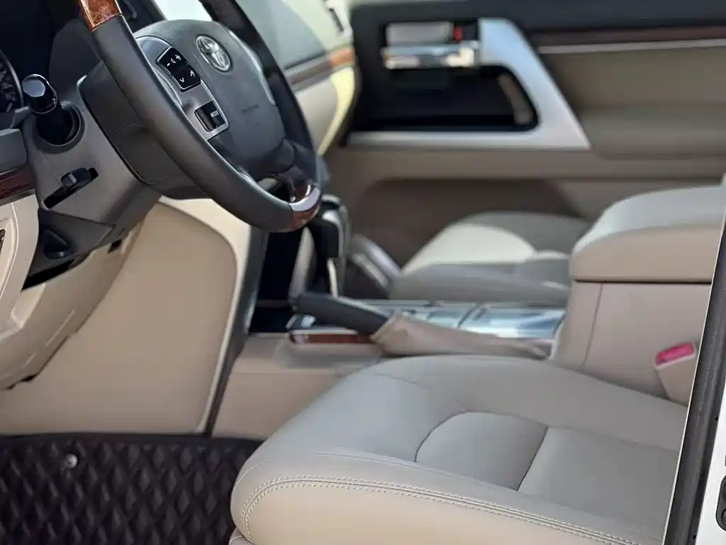 Toyota Land Cruiser 2015 — фото 11