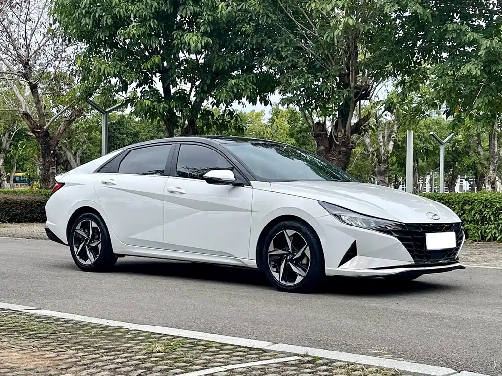 Hyundai Elantra 2021