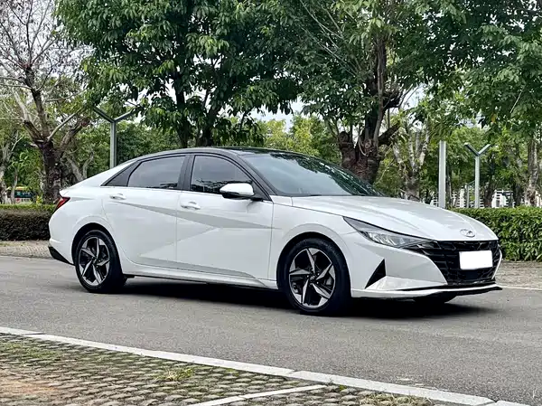 Hyundai Elantra 2021