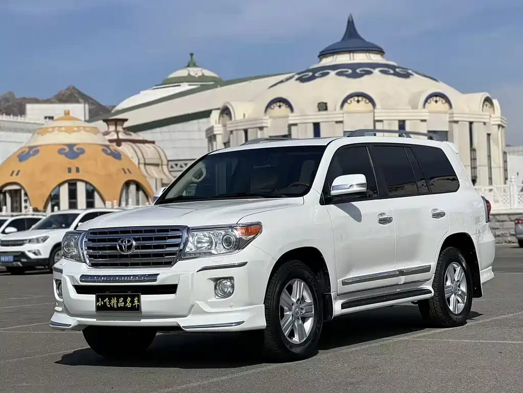 Toyota Land Cruiser 2015 — фото 1