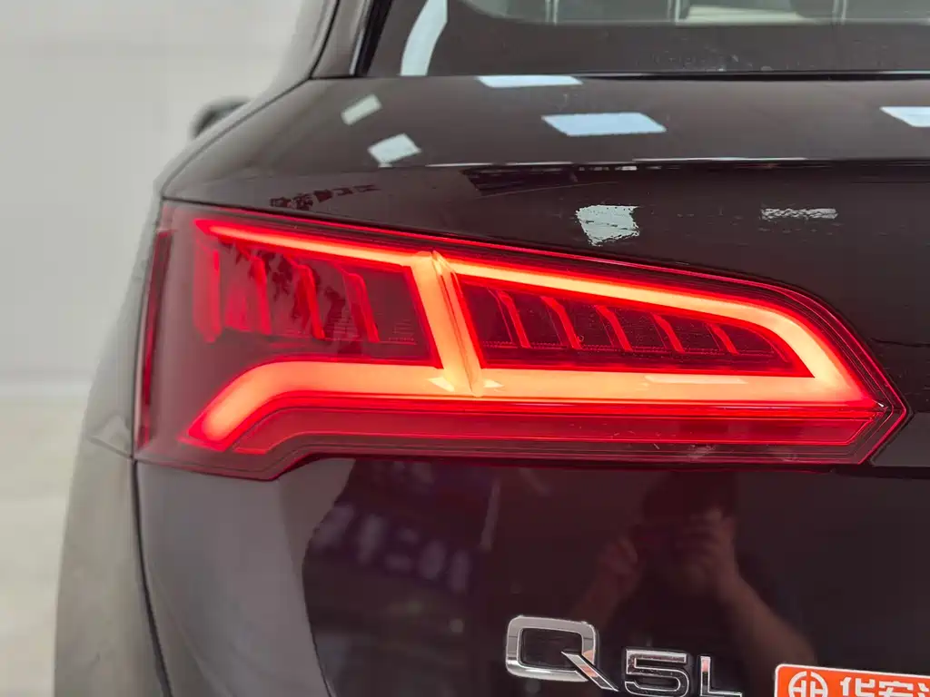 Audi Q5L 2020 — фото 17