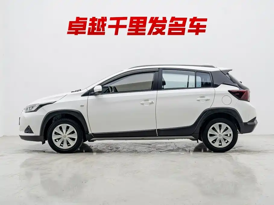Toyota Yaris L 2022 — фото 4