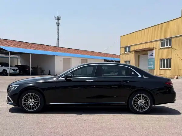 Mercedes-Benz E-Class 2022