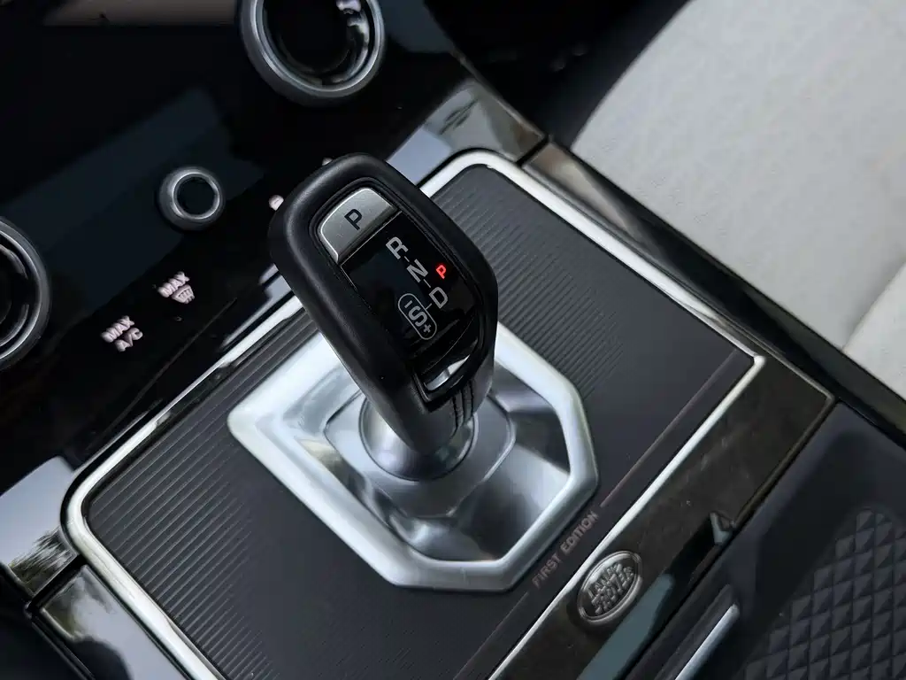 Land Rover Range Rover Evoque 2022 — фото 10