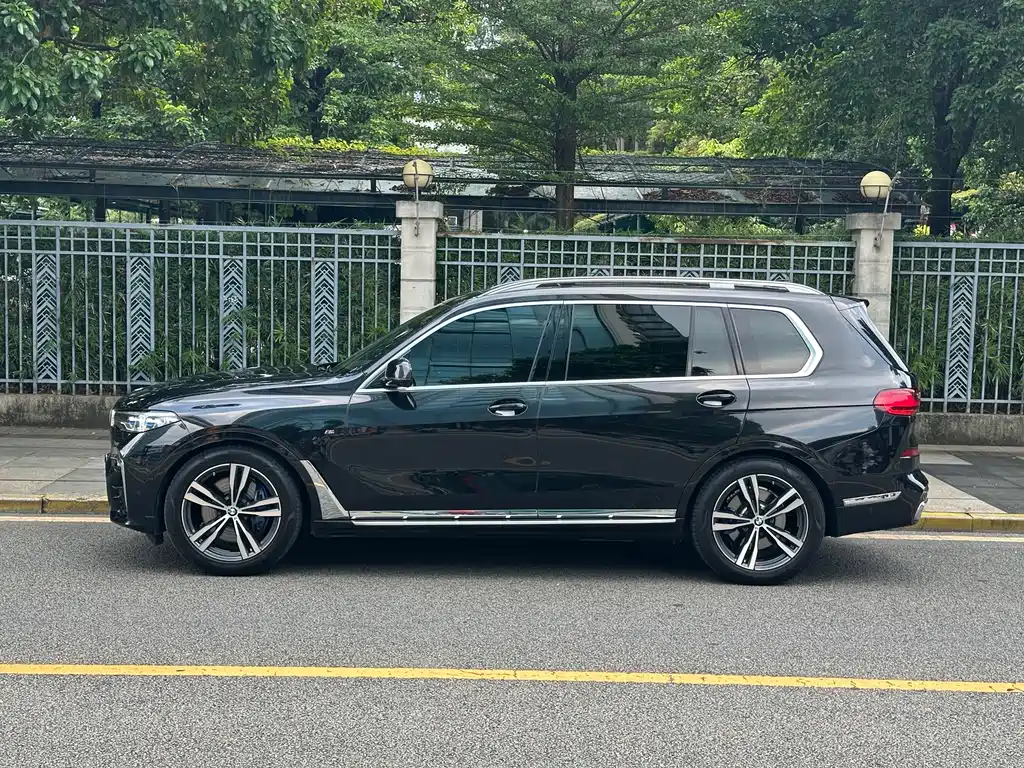 BMW X7 2022 — фото 2