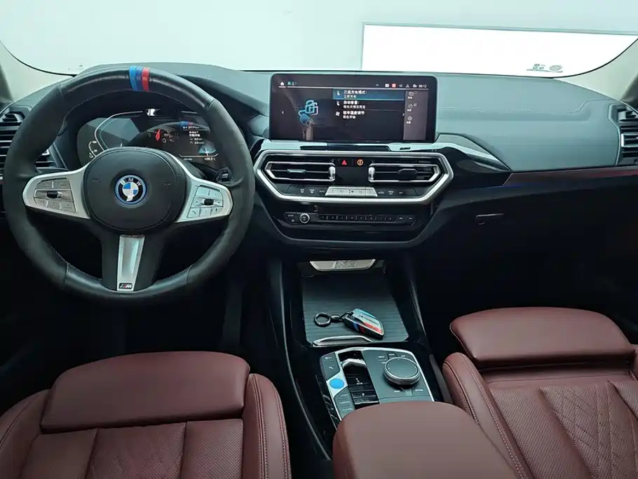 BMW iX3 2024 — фото 12