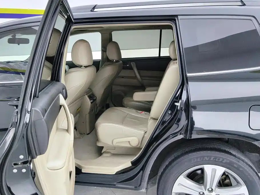 Toyota Highlander 2014 — фото 11