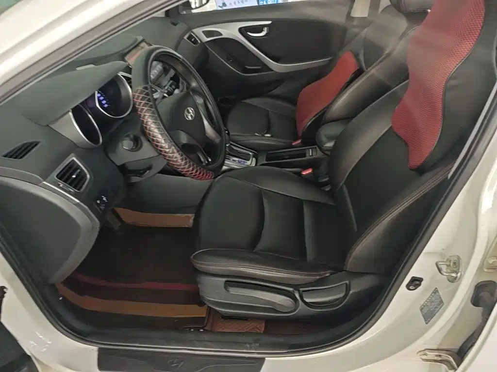 Hyundai Elantra Langdong 2015 — фото 15