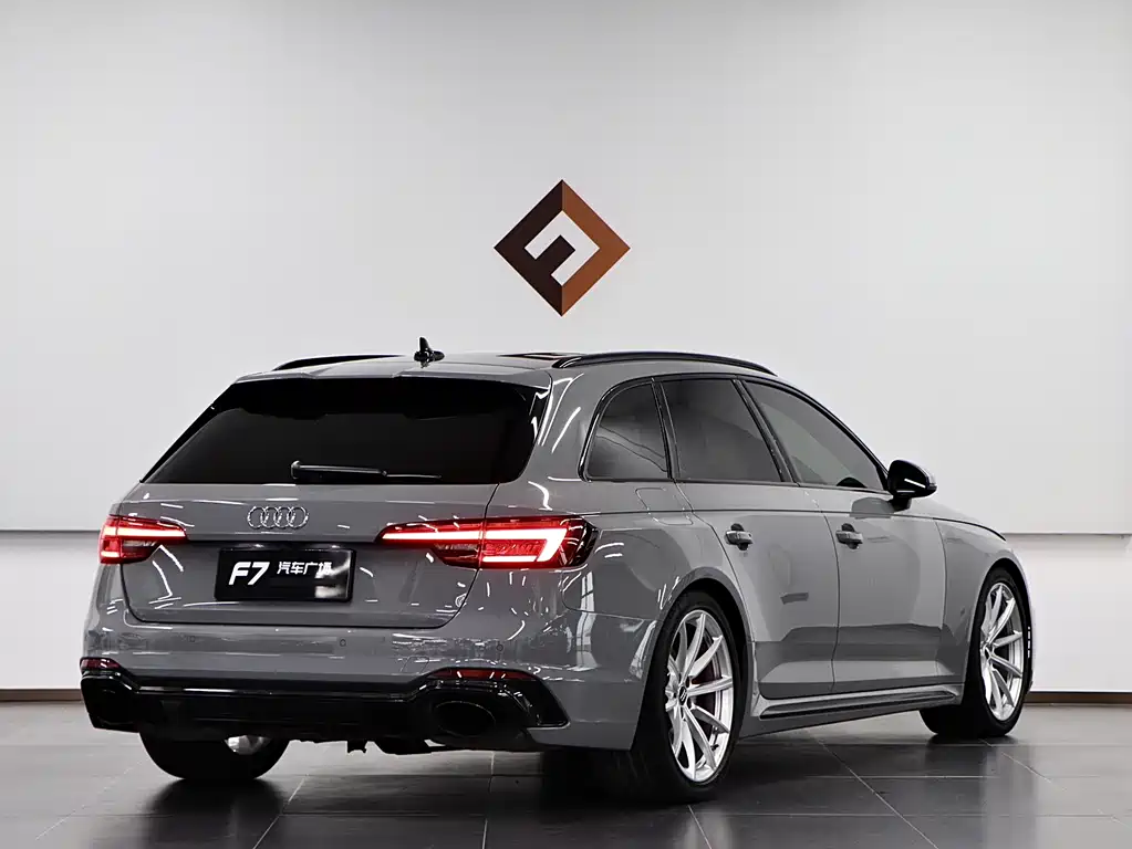 Audi RS 4 2019 — фото 6