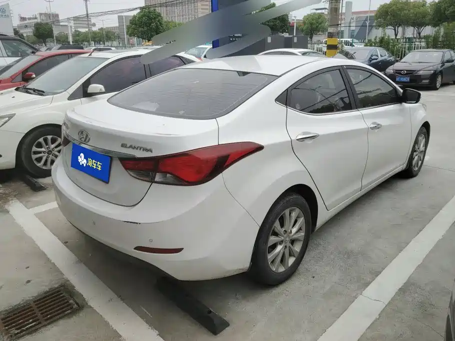 Hyundai Elantra 2016