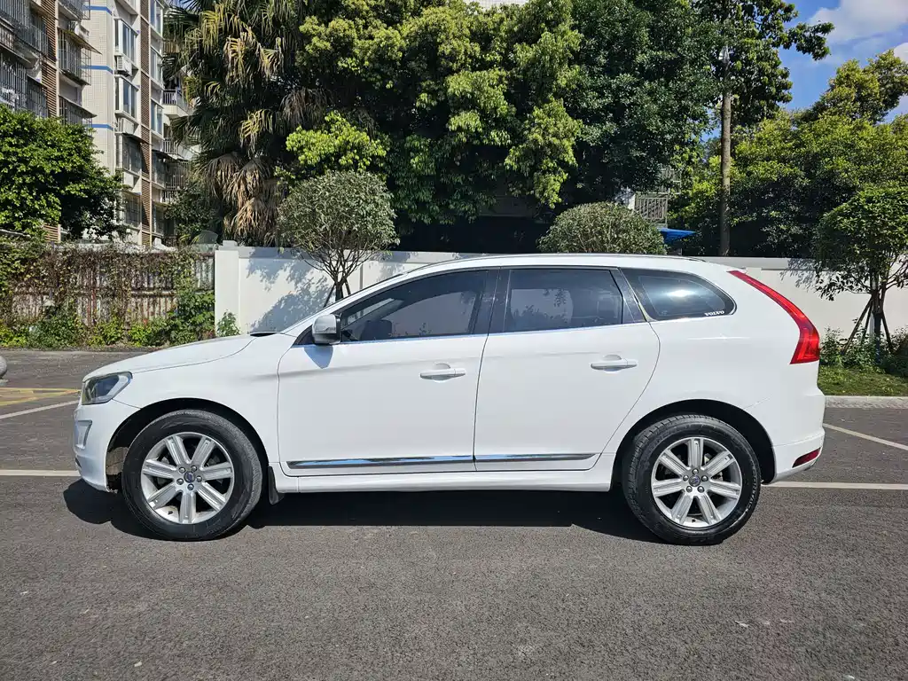 Volvo XC60 2015 — фото 7